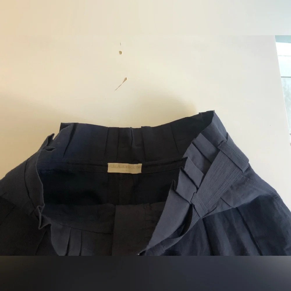 ULLA JOHNSON Iris Pleated Cotton Linen Silk Bend Shorts Midnight Blue Size: 8